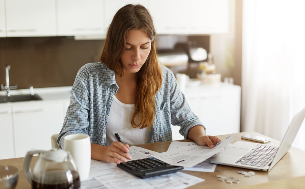 Quanto custa morar sozinho? Aprenda a calcular e economizar nos gastos